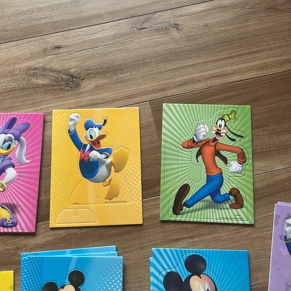 15 Cardboard Mickey Mouse Characters With Stand - Picture 5 of 7